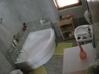 Camsoda Adult Webcam of voyeurcam-julmodels-bath-1st-2
