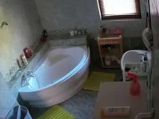 Camsoda Adult Webcam of voyeurcam-julmodels-bath-1st-2