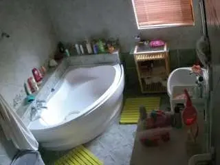 Camsoda Adult Webcam of voyeurcam-julmodels-bath-1st-2