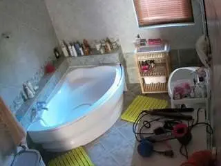 Camsoda Sex Chat of voyeurcam-julmodels-bath-1st-2
