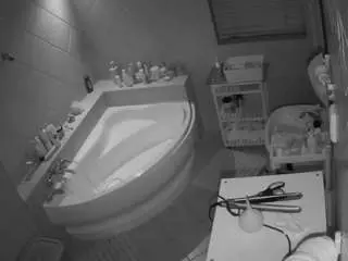 Camsoda Best Webcam of voyeurcam-julmodels-bath-1st-2