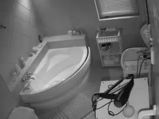 Camsoda Best Webcam of voyeurcam-julmodels-bath-1st-2