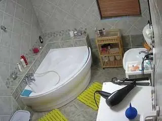 Camsoda Sex Chat of voyeurcam-julmodels-bath-1st-2