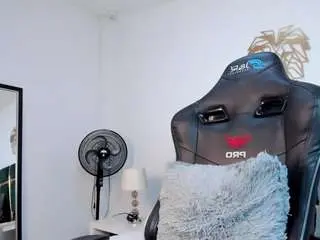 Camsoda Free Porn Cam of emily-loppez