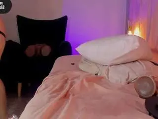 Camsoda Sex Chat of hillary-collins