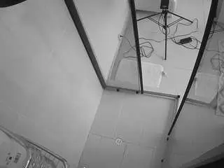Camsoda Private Sex Chat of voyeurcam-jb-shower-2