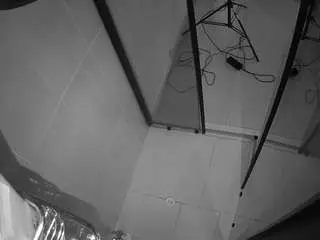 Camsoda Private Sex Chat of voyeurcam-jb-shower-2