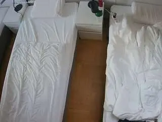Camsoda Sex Chat of voyeurcam-julmodels-bed-5