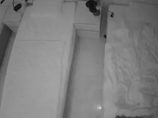Camsoda Sex Cam of voyeurcam-julmodels-bed-5