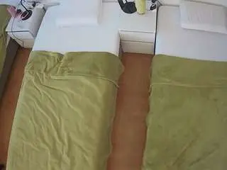 Camsoda Nude Webcam of voyeurcam-julmodels-bed-5