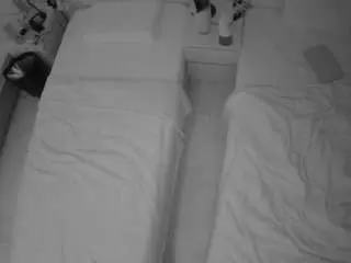Camsoda Sex Chat of voyeurcam-julmodels-bed-5