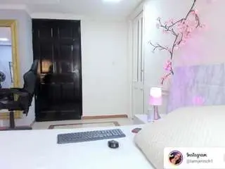 Camsoda Nude Webcam of charolbruce