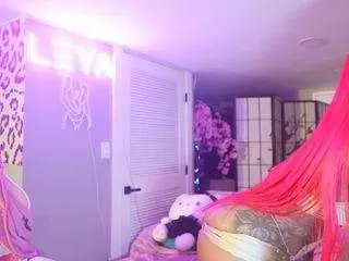 Camsoda Nude Webcam of katt-leya