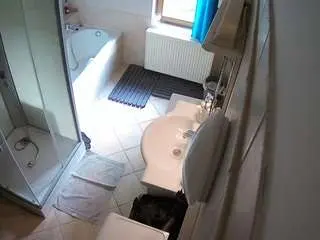 Camsoda Sex Chat of voyeurcam-julmodels-bath-2nd-2