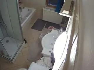 Camsoda Best Webcam of voyeurcam-julmodels-bath-2nd-2