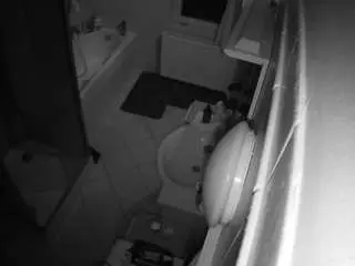 Camsoda Private Sex Chat of voyeurcam-julmodels-bath-2nd-2