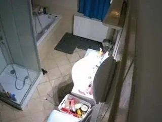 Camsoda Free Porn Cam of voyeurcam-julmodels-bath-2nd-2
