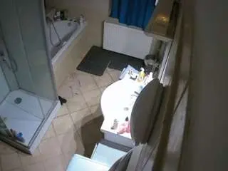 Camsoda Free Porn Cam of voyeurcam-julmodels-bath-2nd-2