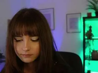 Camsoda Nude Webcam of ellayoung18