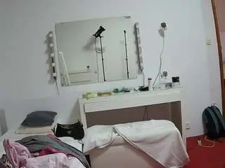 Camsoda Nude Webcam of voyeurcam-julmodels-living-6