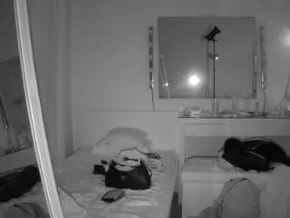Camsoda Adult Webcams of voyeurcam-julmodels-living-6