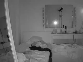 Camsoda Private Sex Chat of voyeurcam-julmodels-living-6