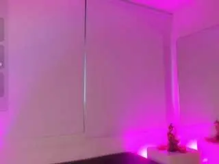 Camsoda Sex Chat of isabella-flowers