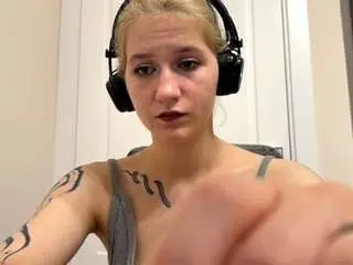 Camsoda Free Porn Cam of emabraatz