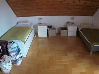Camsoda Nude Webcam of voyeurcam-julmodels-greybed-3