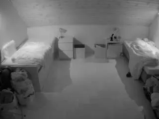 Camsoda Sex Chat of voyeurcam-julmodels-greybed-3