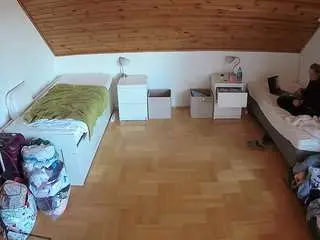 Camsoda Nude Webcam of voyeurcam-julmodels-greybed-3
