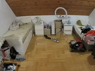 Camsoda Nude Webcam of voyeurcam-julmodels-greybed-3