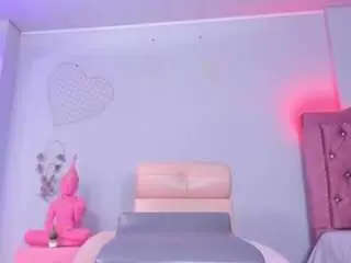 Camsoda Watch Live Sex Cams of sara-rouge