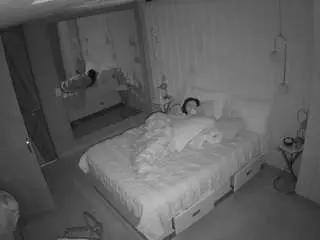 Camsoda Free Porn Cam of voyeurcam-casa-salsa-bedroom-2