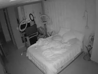 Camsoda Sex Cam of voyeurcam-casa-salsa-bedroom-2