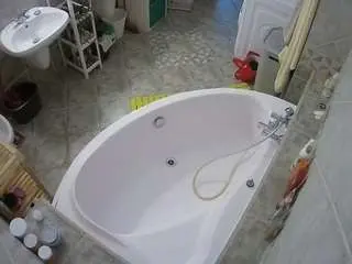 Camsoda Sex Chat of voyeurcam-julmodels-bath-1st-1