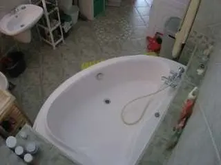Camsoda Live Sex Cam of voyeurcam-julmodels-bath-1st-1