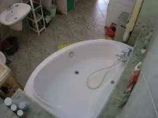 Camsoda Sex Cam of voyeurcam-julmodels-bath-1st-1