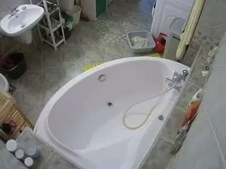 Camsoda Sex Chat of voyeurcam-julmodels-bath-1st-1