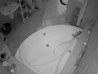 Camsoda Sex Chat of voyeurcam-julmodels-bath-1st-1