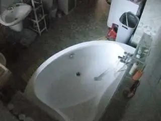 Camsoda Adult Webcam of voyeurcam-julmodels-bath-1st-1