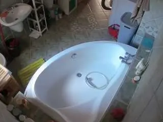 Camsoda Free Porn Cam of voyeurcam-julmodels-bath-1st-1