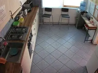 Camsoda Best Webcam of voyeurcam-julmodels-kitchen-2