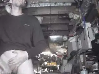 Camsoda Free Porn Cam of mrwinsalot88