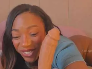 Camsoda Free Porn Cam of aprilebony