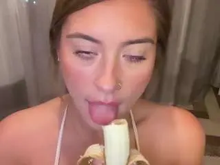 Camsoda Sex Cam of karinaaaxx