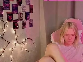 Camsoda Best Webcam of lillly-jhonasss