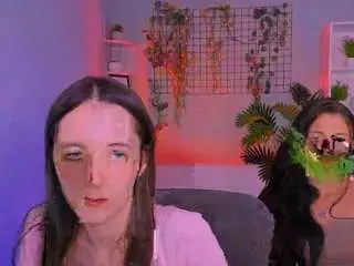 Camsoda Sex Cam of caroline-honeyy1