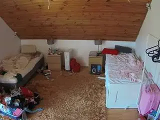 Camsoda Live Porn of voyeurcam-julmodels-whitebed-3