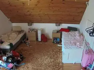 Camsoda Free Live Porn of voyeurcam-julmodels-whitebed-3